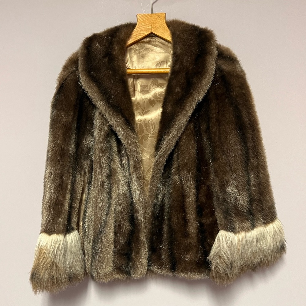 VINTAGE Faux Fur Stole USA Made CAPE Women Small MED Regina Glenara GLENOIT